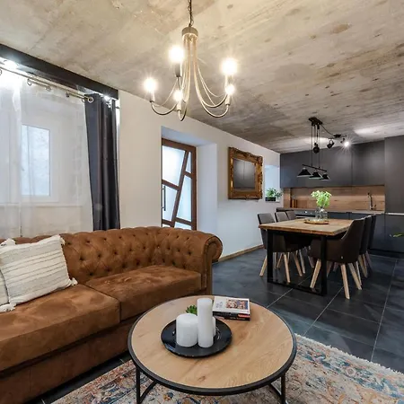 Planita Willa *