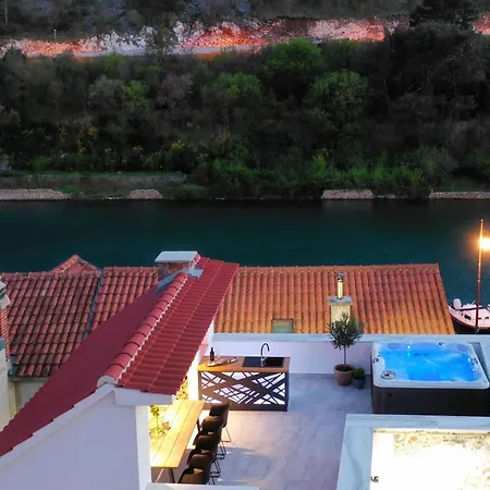 Planita Villa *